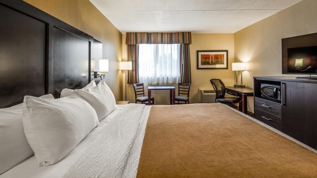 Quality rooms and comfortable beds are the norm at Best Western Plus Mariposa Inn 